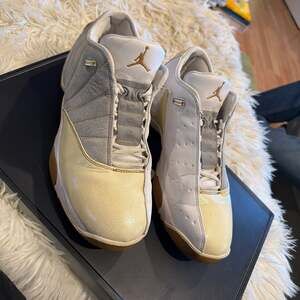 NIKE AIR JORDAN RETRO XII.V 318411-101 SHOES SIZE 12 MENS BASKETBALL WHITE GREY